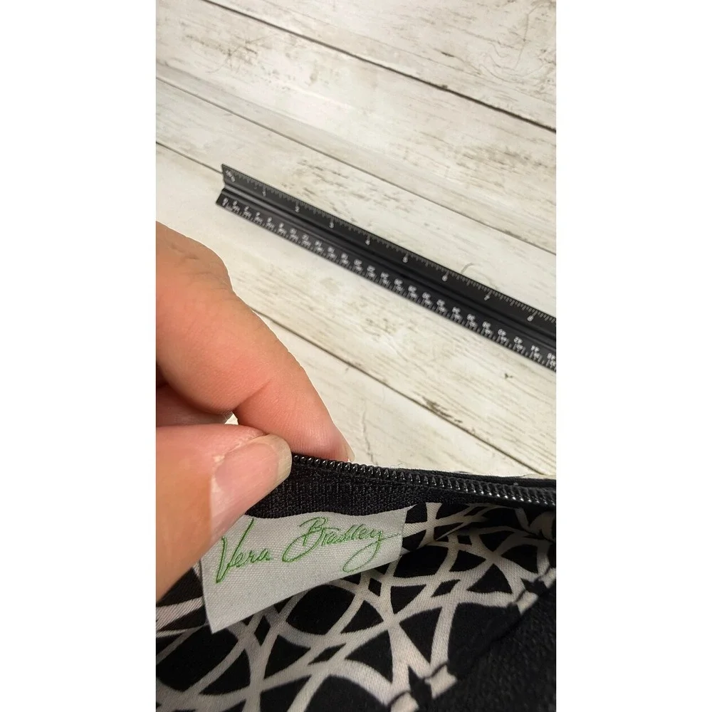 Vera‎ Bradley ID Case Wallet Black White Floral Key Ring Zip Pouch Card Holder